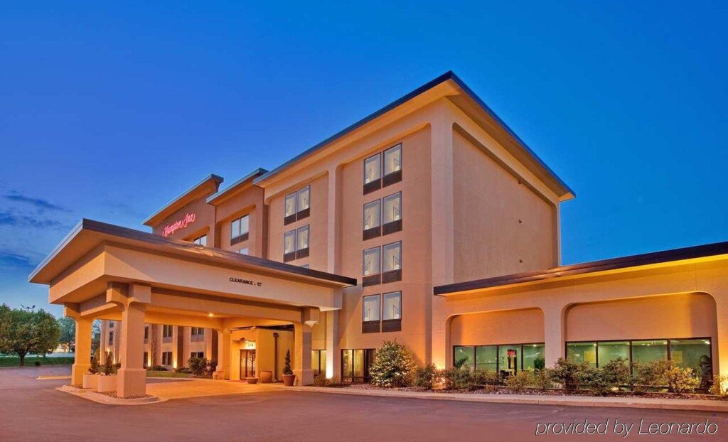 Hampton Inn Columbia image