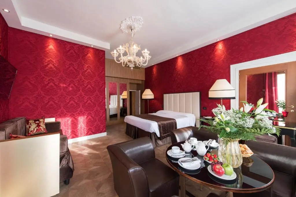 Junior Suite with canal view