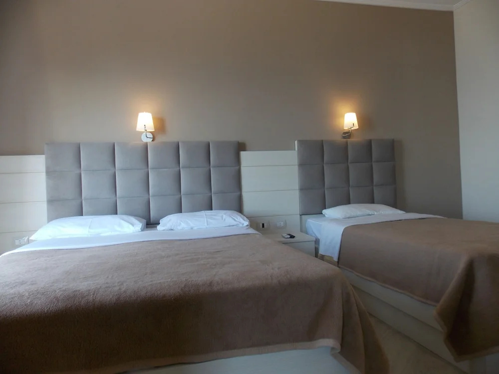 Deluxe Double room with sea view (full double bed)