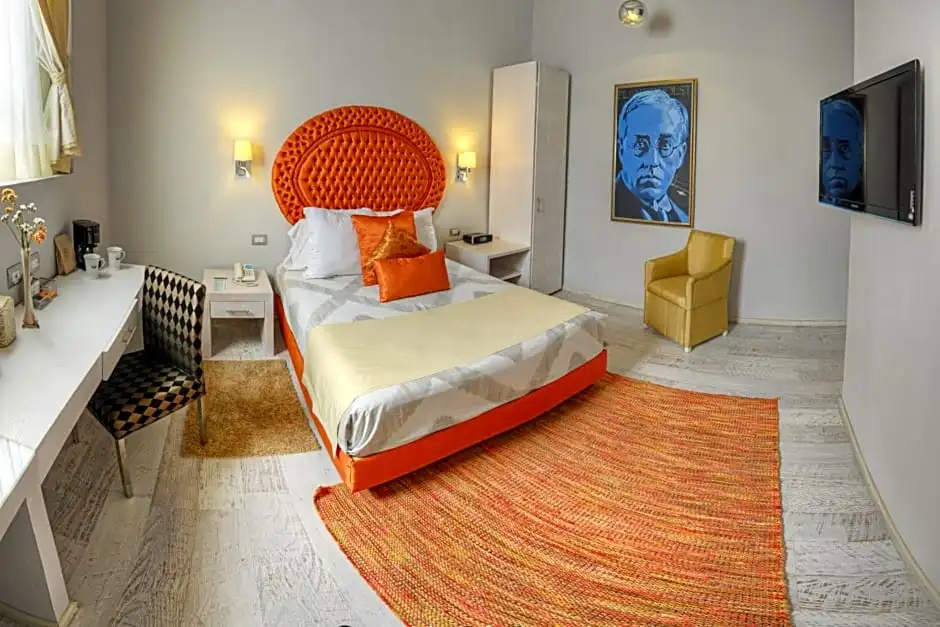 Economy room