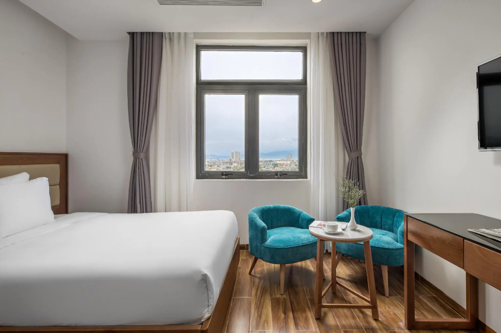 Deluxe Double room with city view (twin beds)