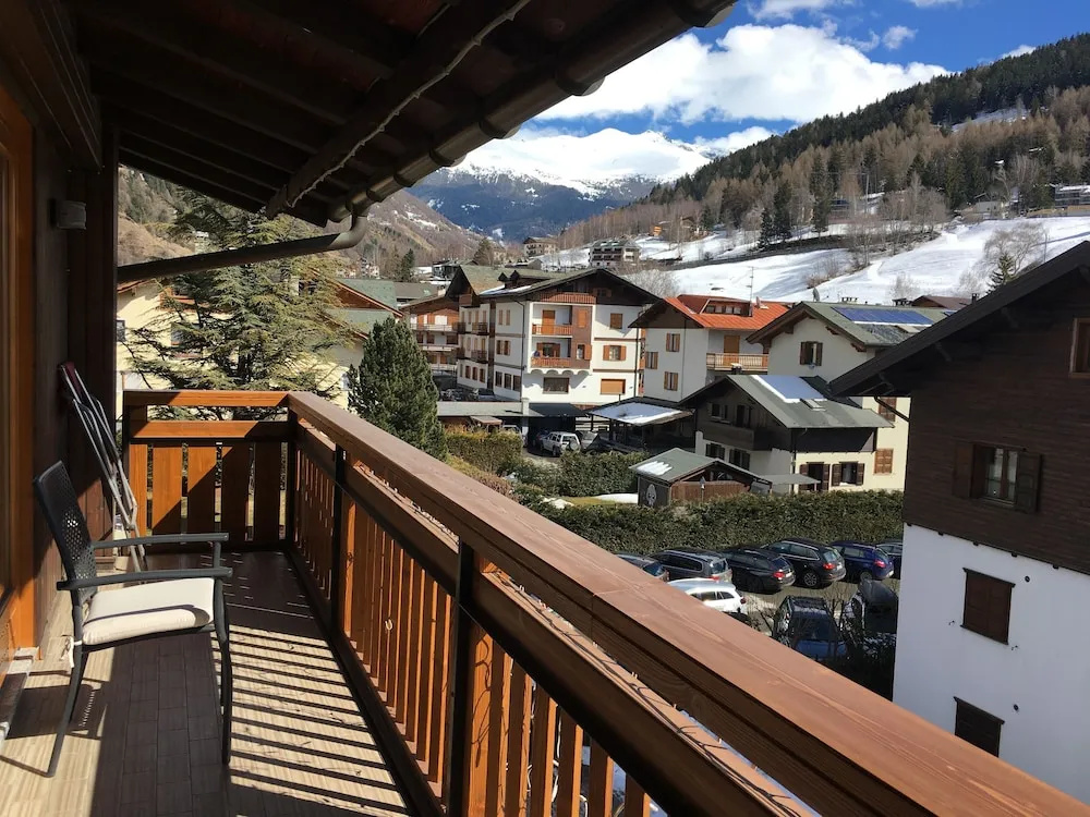Superior Double room with mountain view (full double bed)