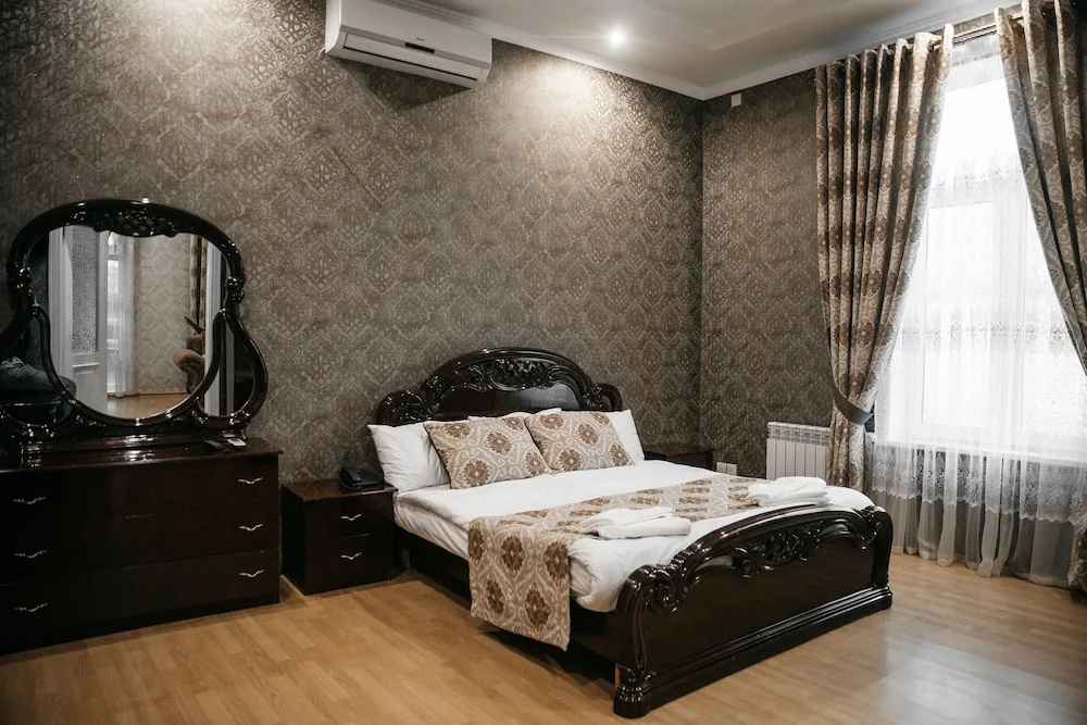 Luxury Suite