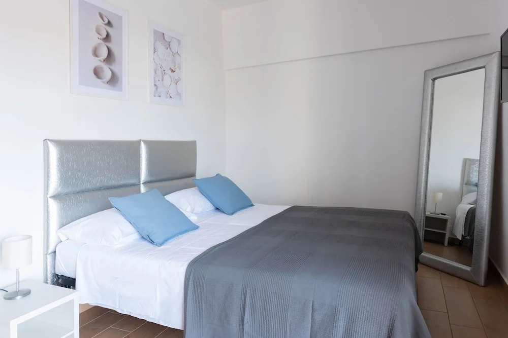 Standard Double room with balcony and with sea view (full double bed)