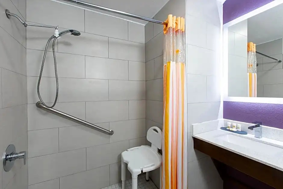 La Quinta Inn & Suites by Wyndham Blue Springs - Chambres