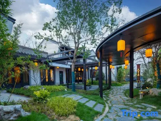 Snowland Dawa Hotel