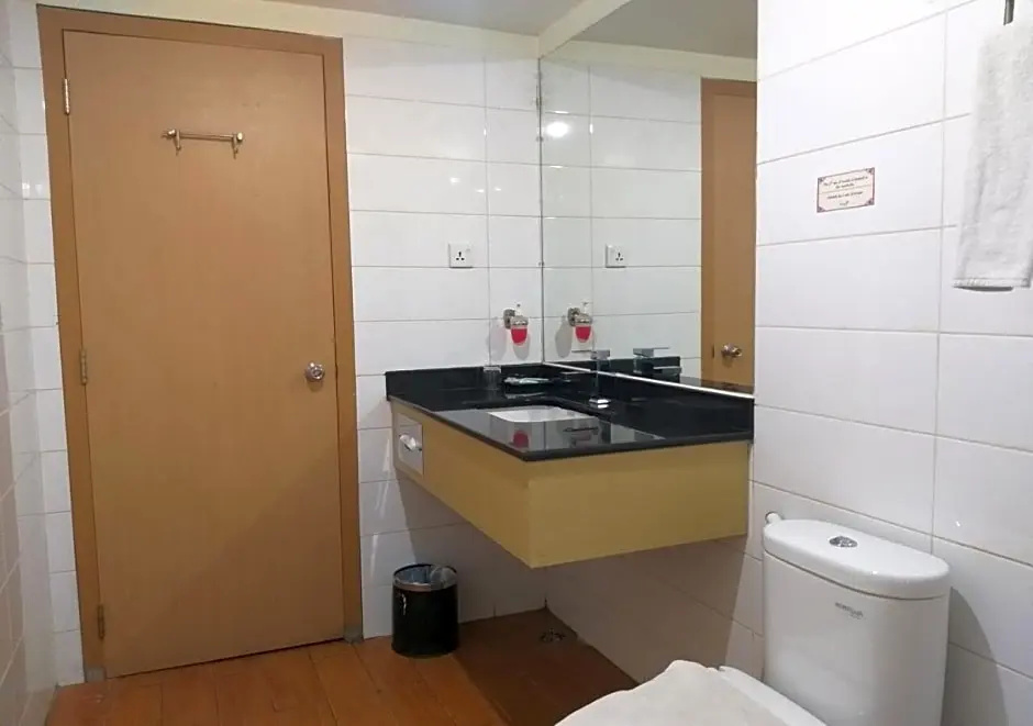 OYO 666 D' Grande Hotel Batam - Chambres