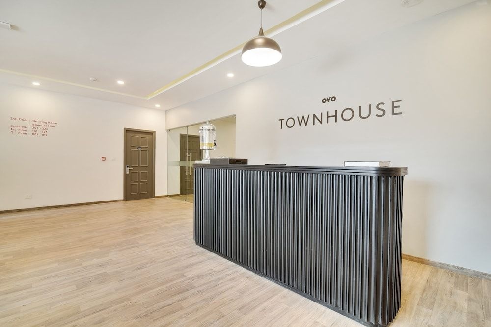 Lobby & Reception