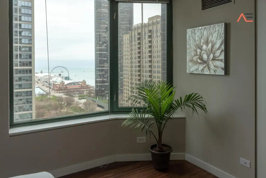 ENVITAE 3BR Downtown Luxurious Suite Views & Pool
