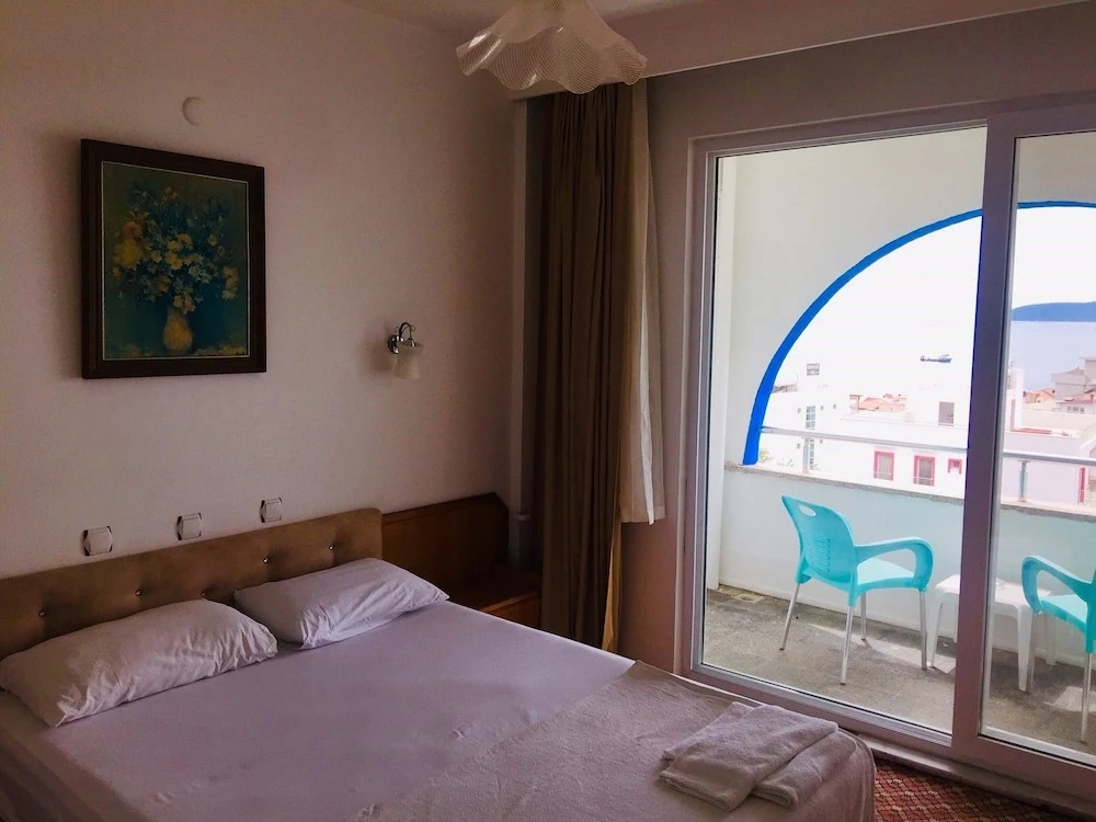 Standard Triple room with balcony