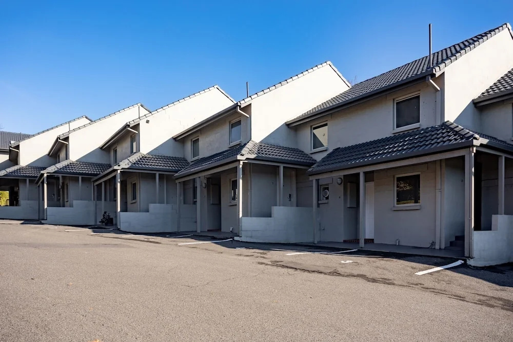 Elphin Villas Serviced Apartments & Motel Suites
