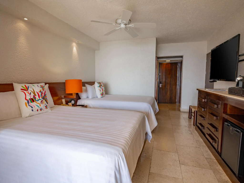 Las Brisas Ixtapa — 2