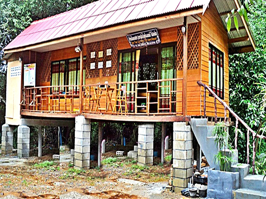 Khao Sok Island Resort and Spa