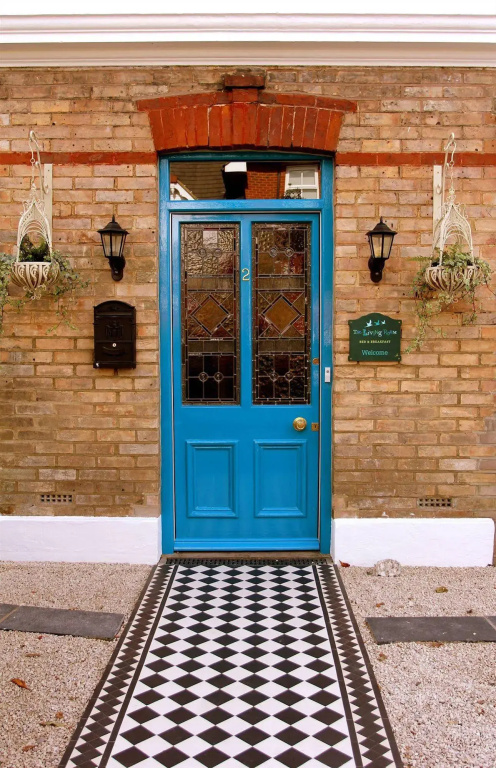The Living Room - фото 20