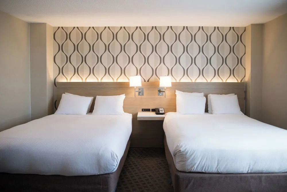 Radisson Hotel Duluth - Harborview - Tap to explore photos