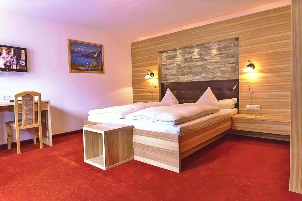 Standard Double room with balcony (full double bed)