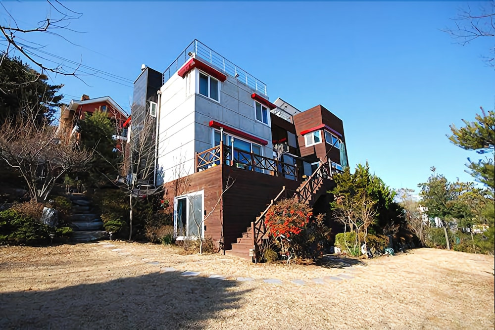 Seonjaedo Ocean Garden Pension