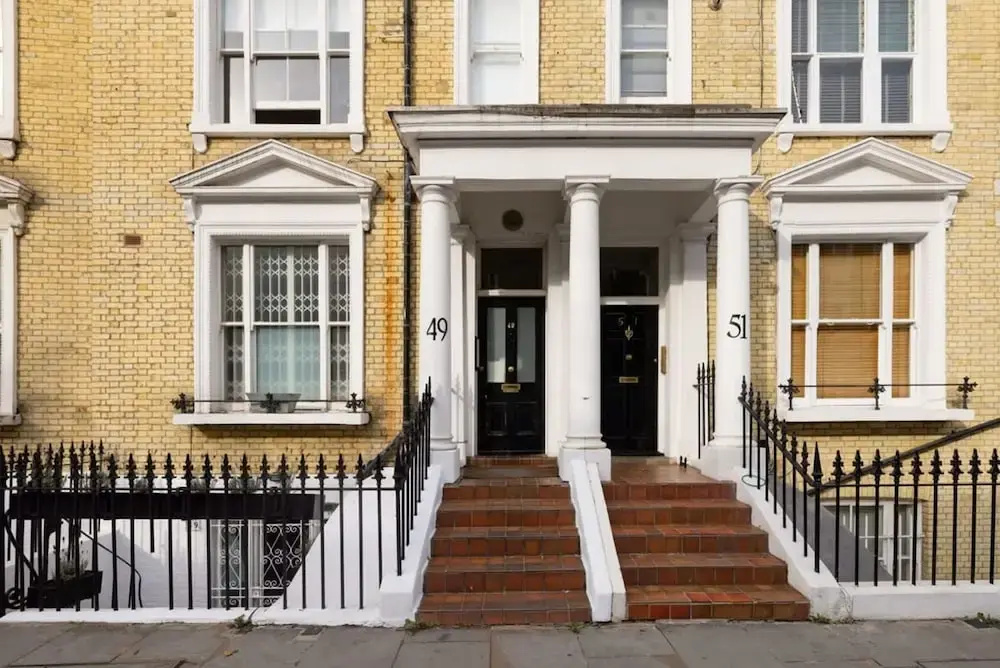 Chic Sunlit Earls Court Flat