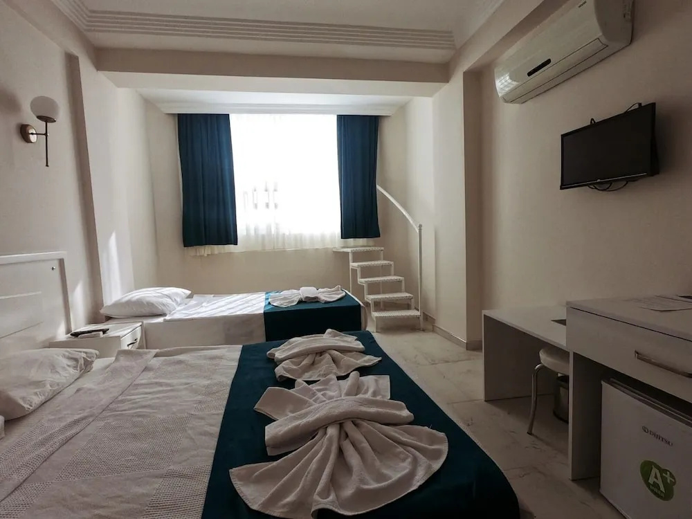 Standard Triple room with balcony
