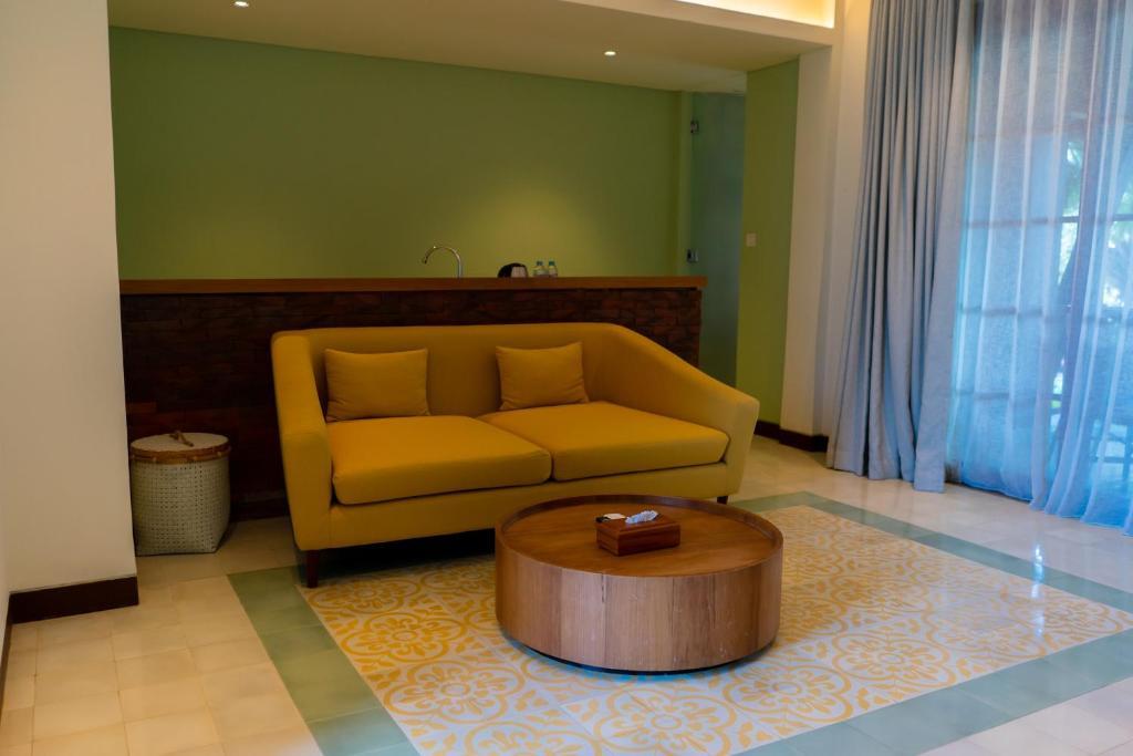 Fourteen Roses Boutique Hotel Legian