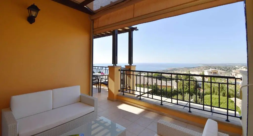Balcony & Terrace