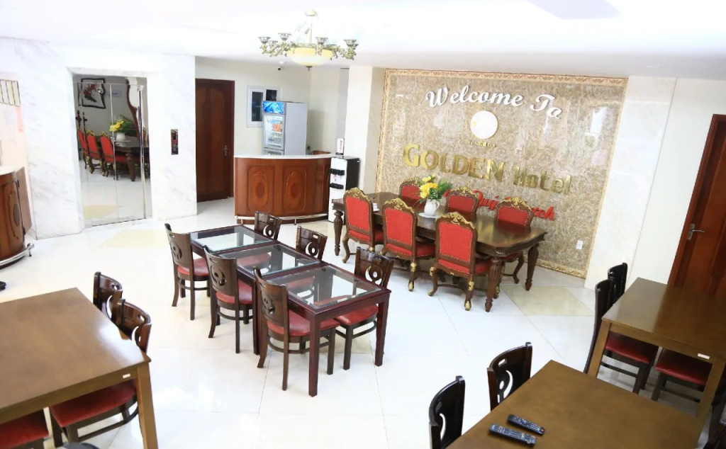 Golden Hotel - Général