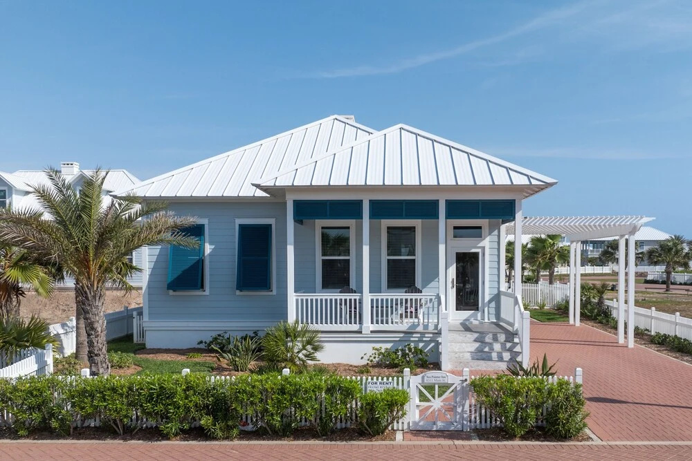 Sea Pointer Inn - Private Beach House With Pool 3 Bedroom Home by RedAwning
