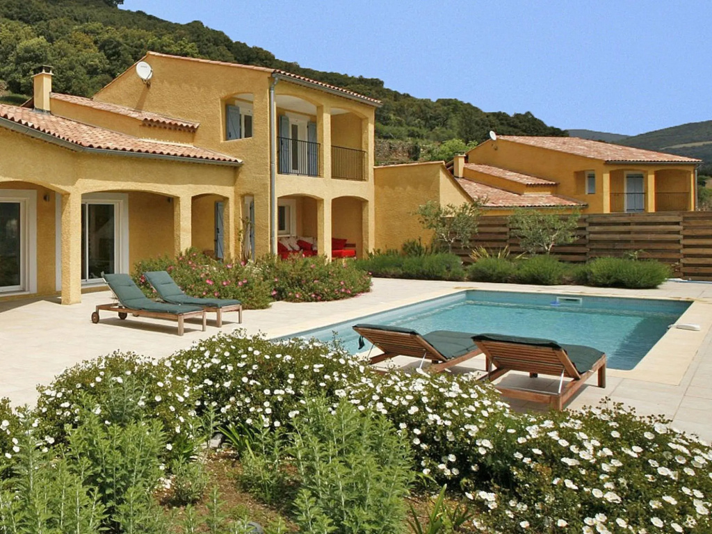 Exotic Holiday Home in Ceps with Private Pool