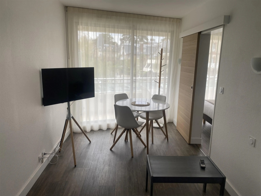 Double Studio (full double bed)