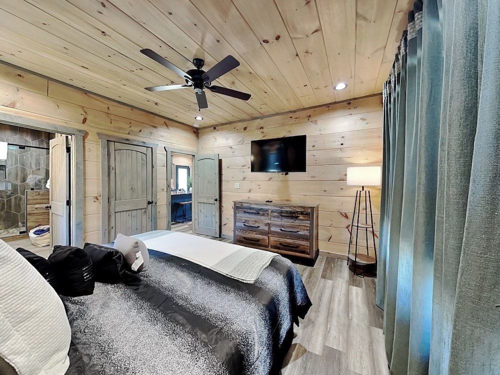 Spool Time by Smoky Cove Resort — 2