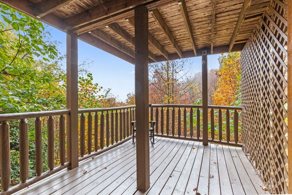 Real Log 4 2 Views Hot tub 15 min to Gburg PF