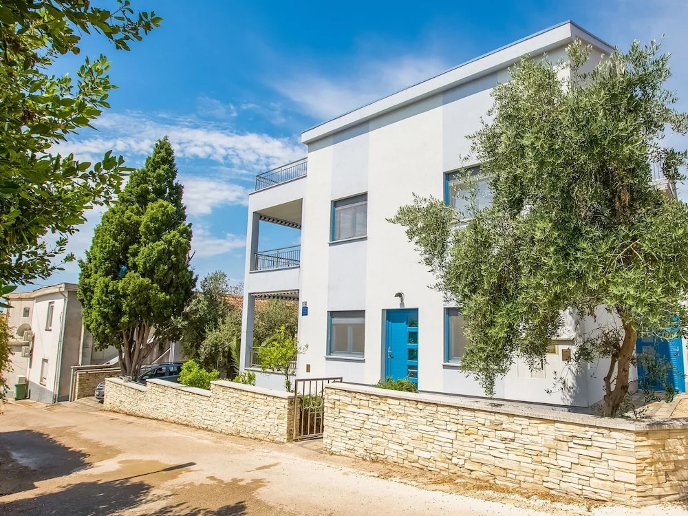 Elegant Apartment in Novalja near Sea