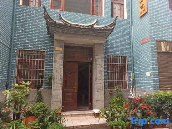 Fuxian Lake Yuanjia Xiaozhu Inn in Yuxi