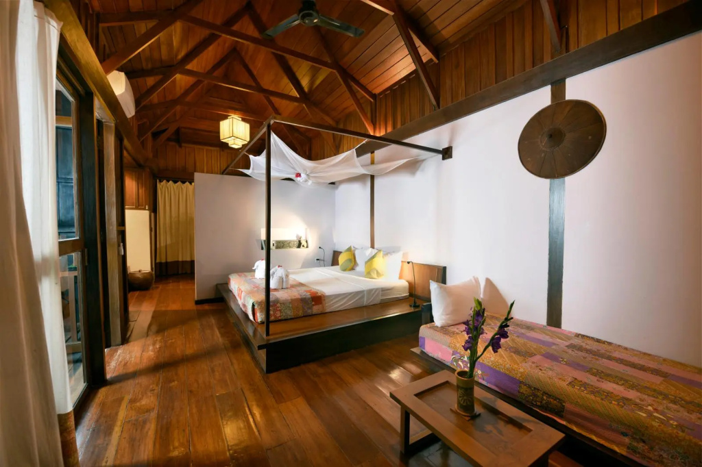 Superior Double Chalet with balcony full double bed