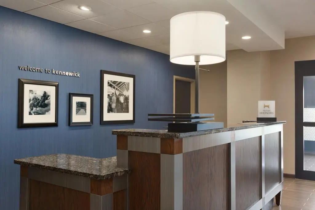 Lobby & Reception
