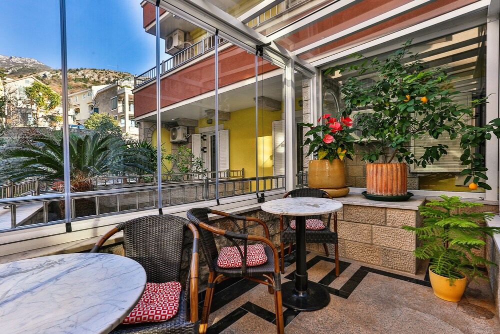 Apartmani Luka - Vila Brzulović