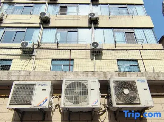 Ruyuan Apartment (Hengshan Road, Fudan University, Zhongshan Hospital Branch)