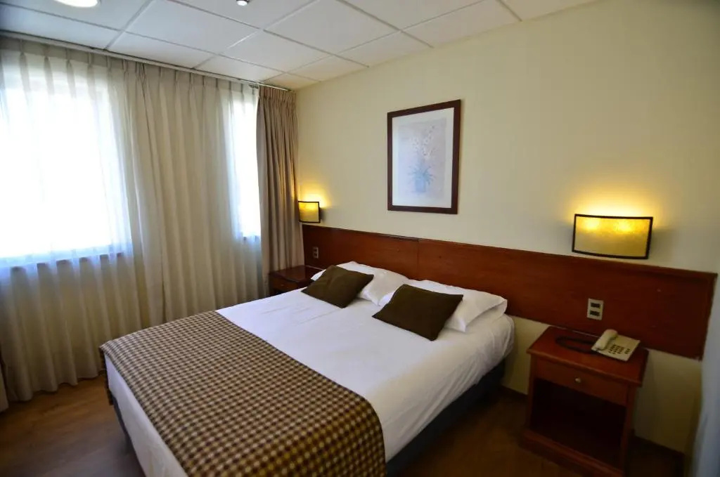 Tur Hotel Santiago - Chambres