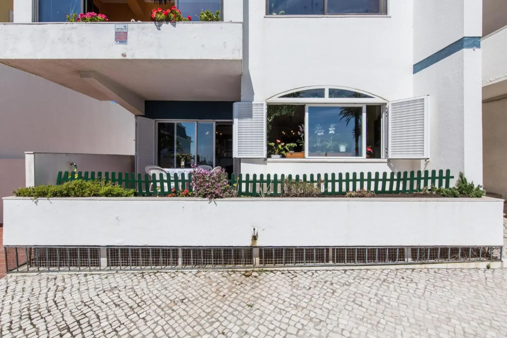 "HomeySuite" in Estoril Beach Apartment