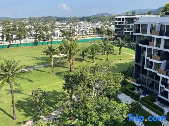 2-bedroom Apartment Phuket BangTao. With washer and balcony.