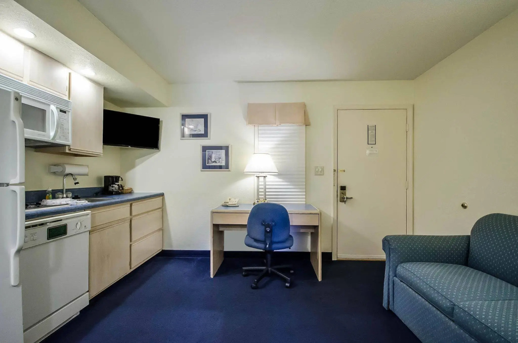 Clarion Inn & Suites Evansville Eastland Area - Général