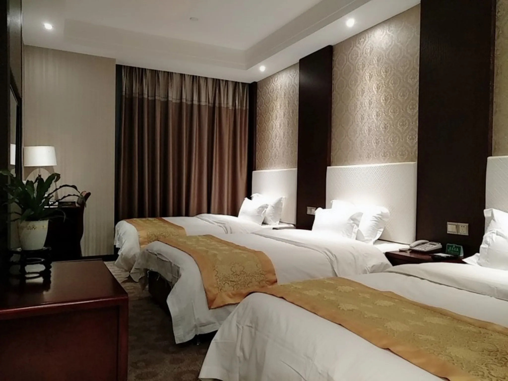 Standard Triple room