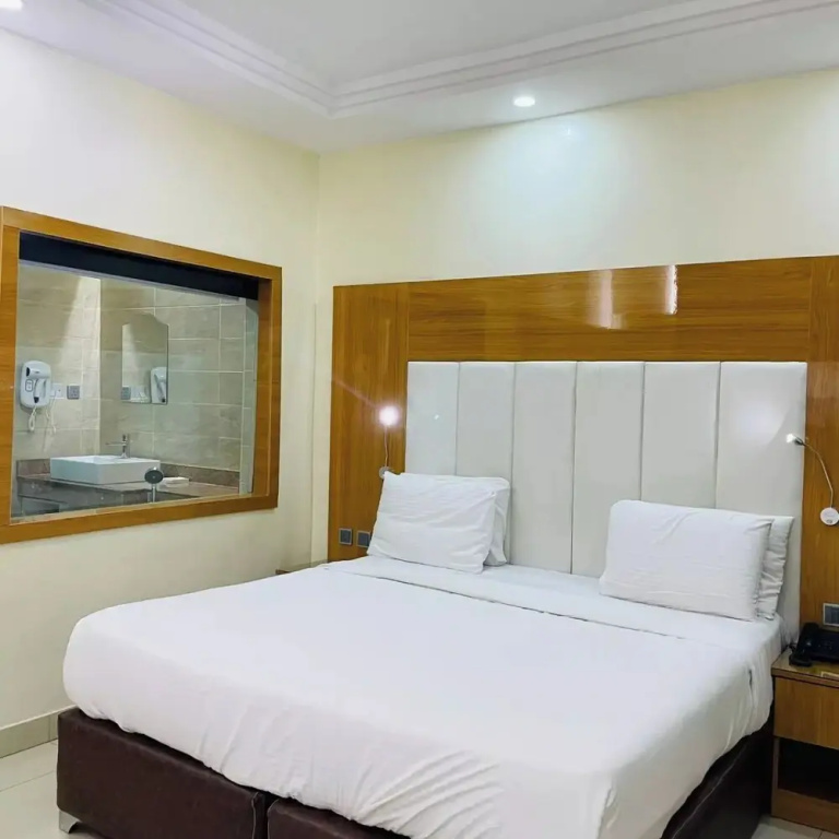 Economy room