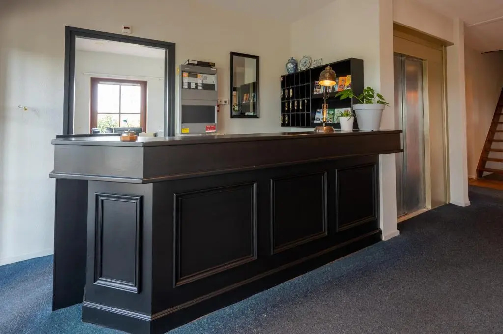 Lobby & Reception