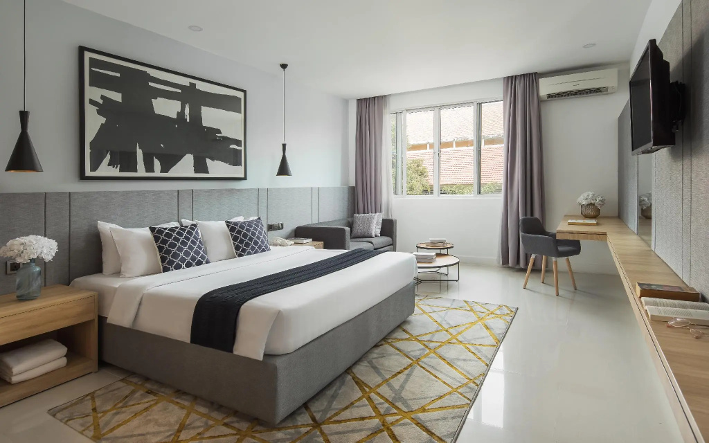 Deluxe Double room (full double bed)