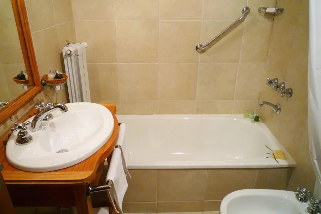 Classic Double room (full double bed)