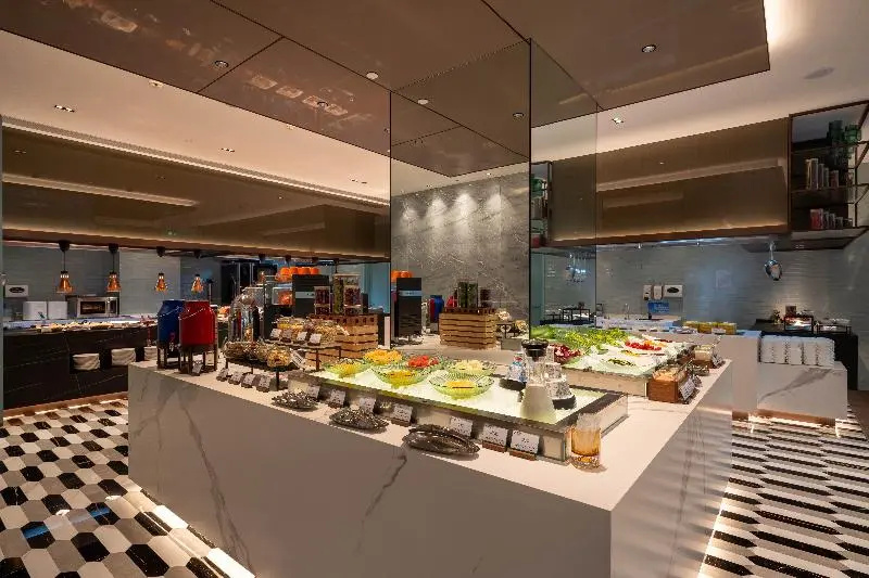 Holiday Inn Changchun Oriental Plaza, an IHG Hotel photo 7