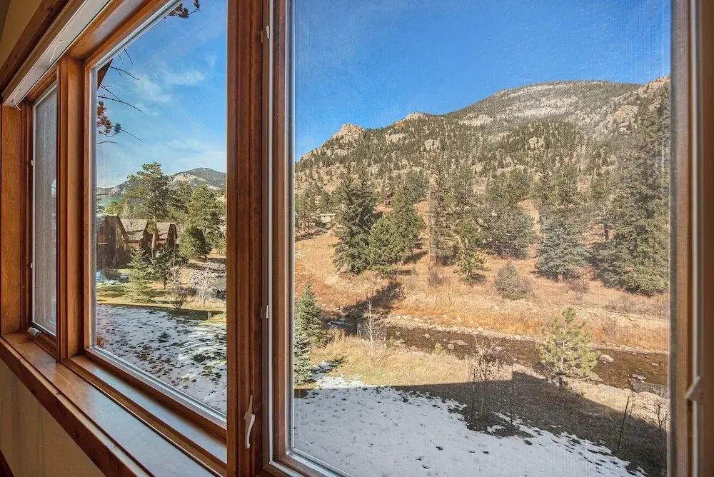 Fall River Retreat - Monthly Long-term Vacation Rental 3 Bedroom Townhouse by RedAwning