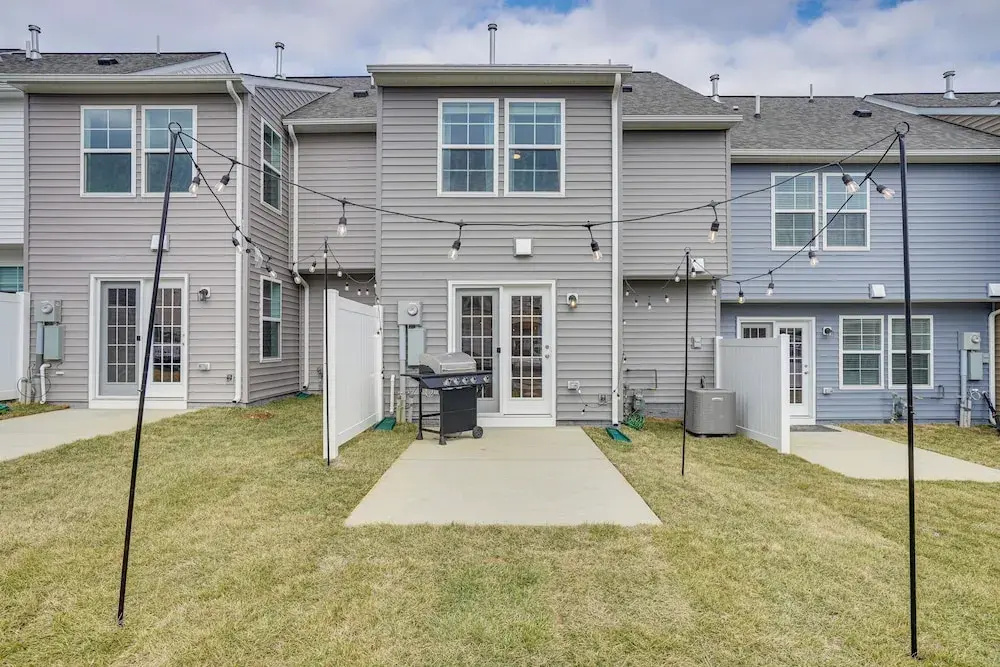 Great for Families! Townhome 9 Mi to Harpers Ferry