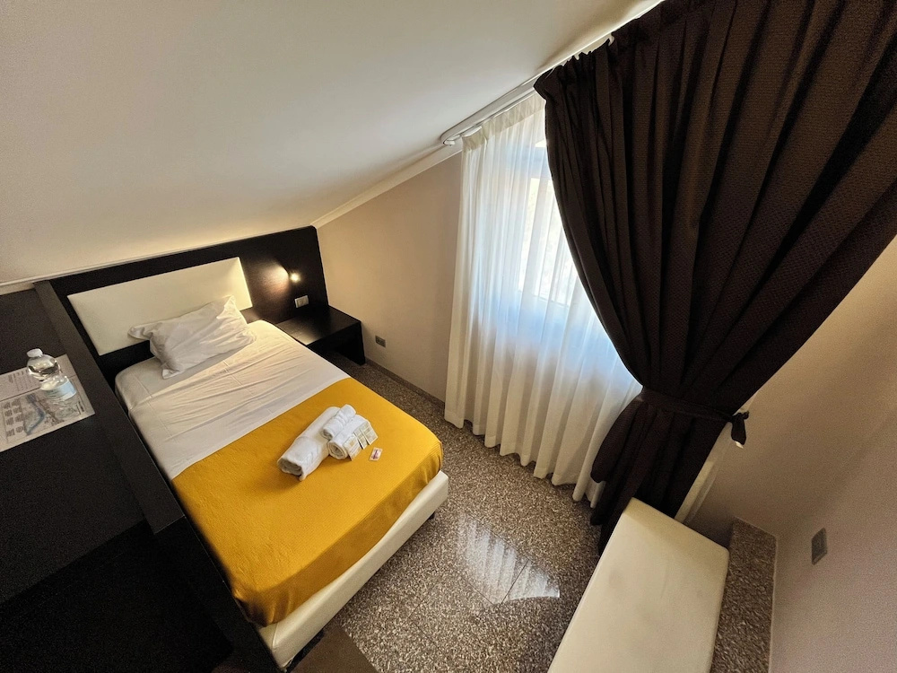 E H Suites Rome Airport - Chambres
